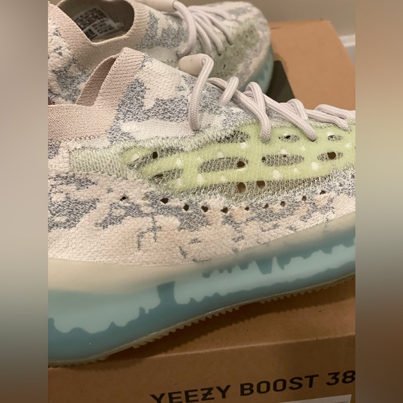 Yeezy Boost 380 Alien Blue - Picture 3 of 9